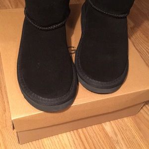 UGG Shoes - Girls Ugg boots size 1 black with bows UGG Shoes - Girls Ugg boots size 1 black with bows